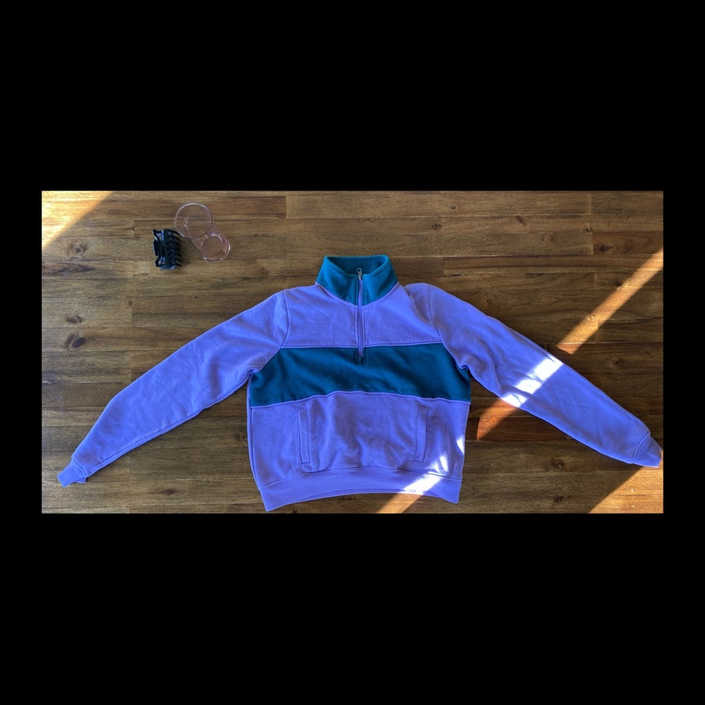 Two Toned Cropped Sweatshirt